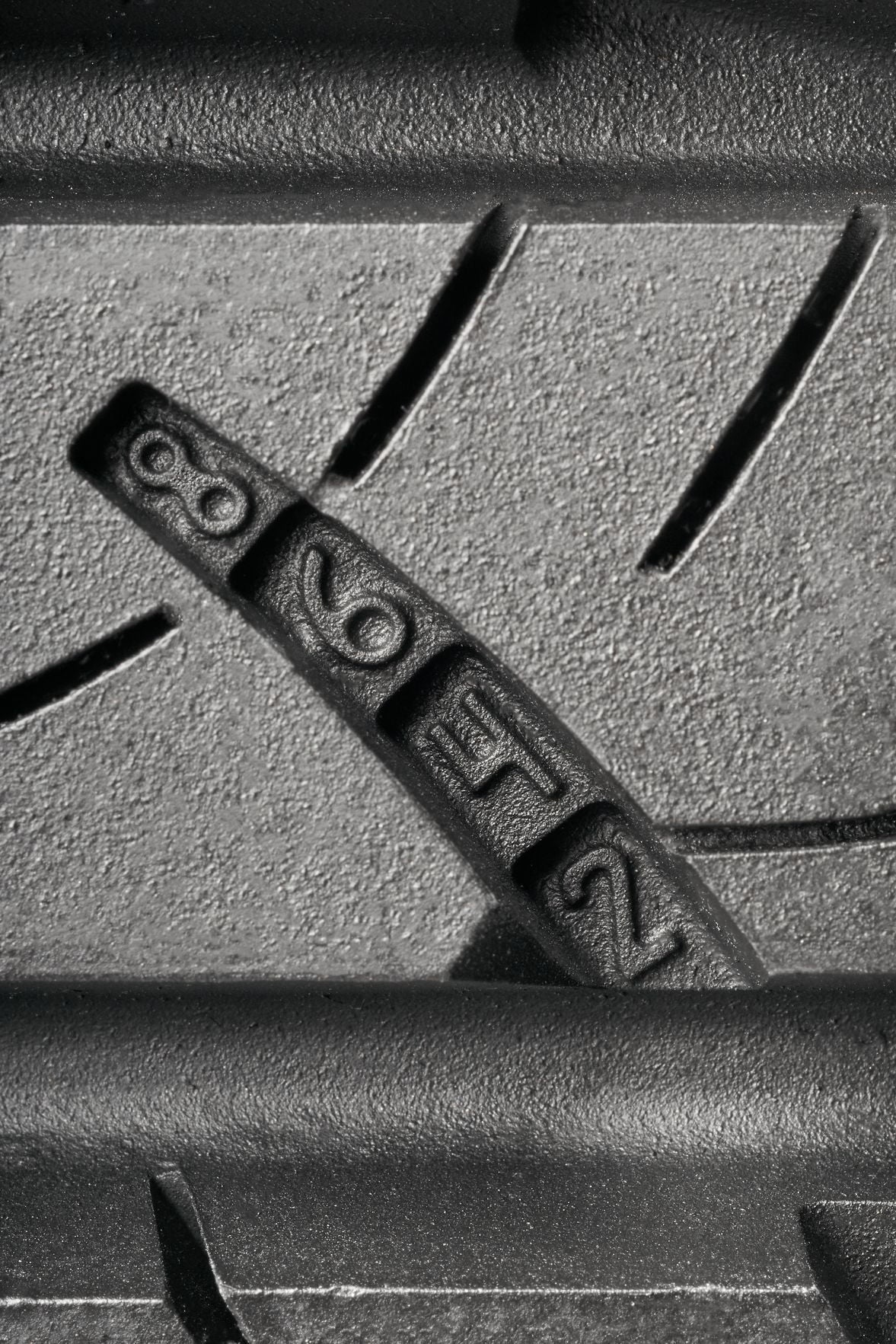 Goodyear Assurance Outlast 215/60R16 95V All- Season Tire