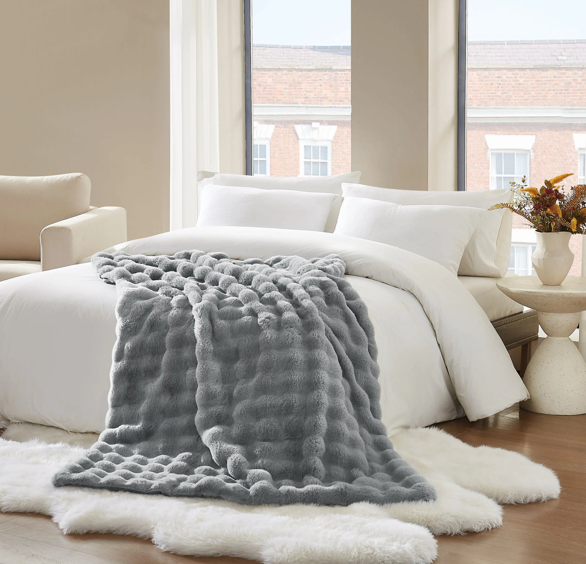 Brooklyn Loom Bubble Faux Fur 100% Microfiber Polyester  Twin XL Blanket in Green, All Season, Adult Size, OEKO-TEX Certified