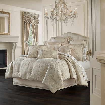 J. Queen New York  Trinity Comforter Set King