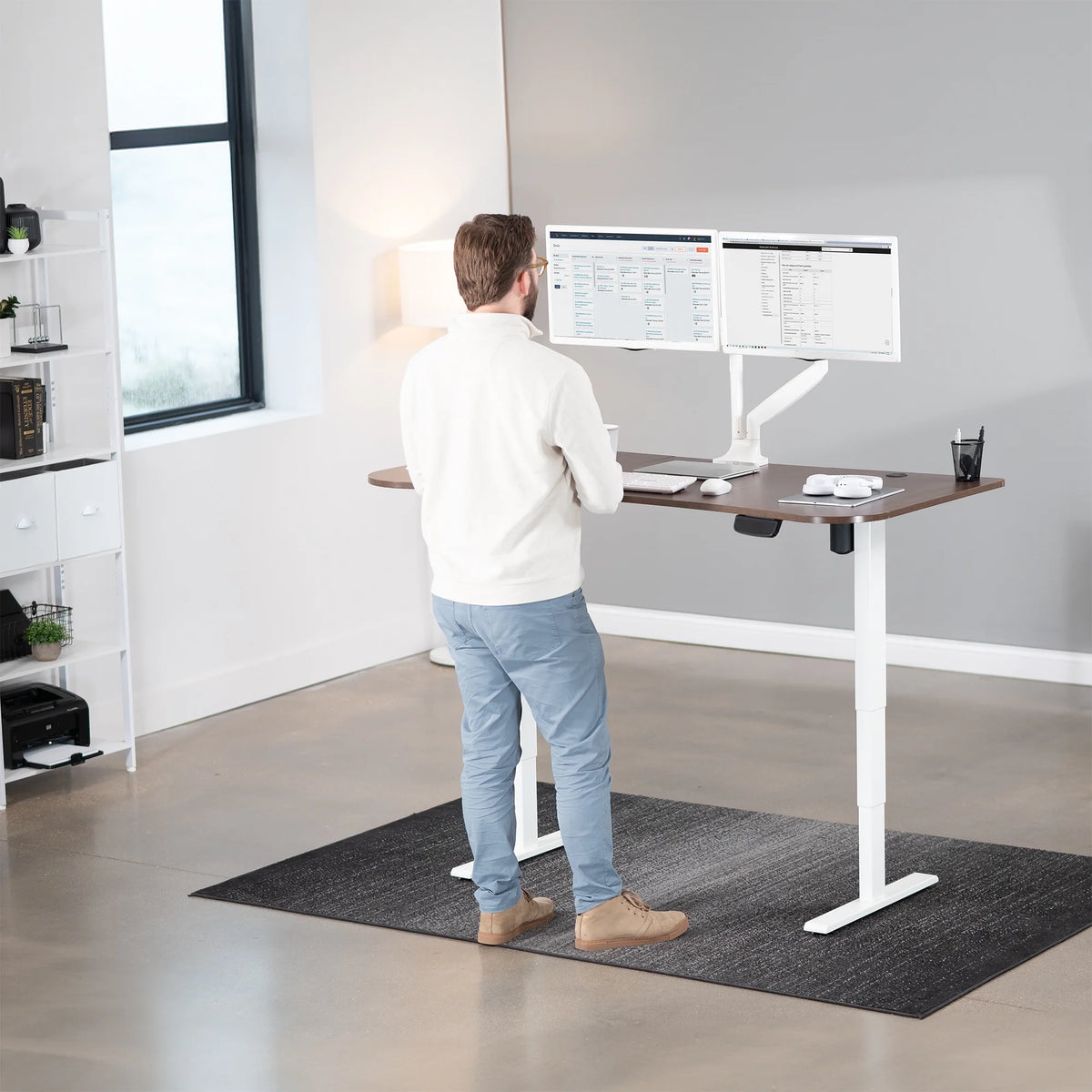 VIVO Reclaimed Wood / Black 63�?x 32�?Electric Height Adjustable Stand Up Desk
