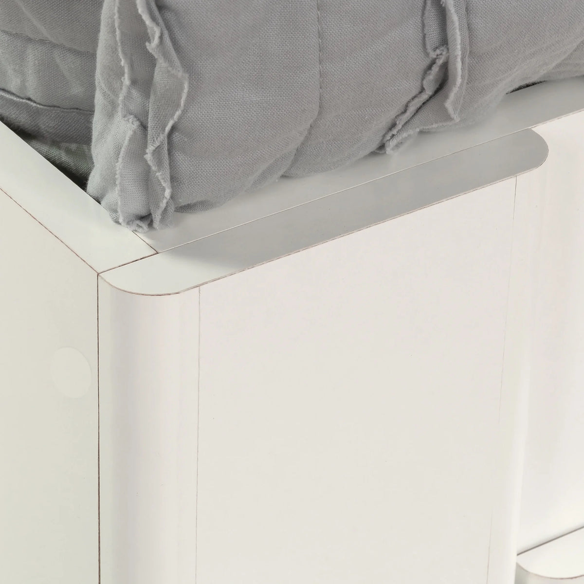 Sauder Beginnings Twin Platform Bed, Soft White Finish