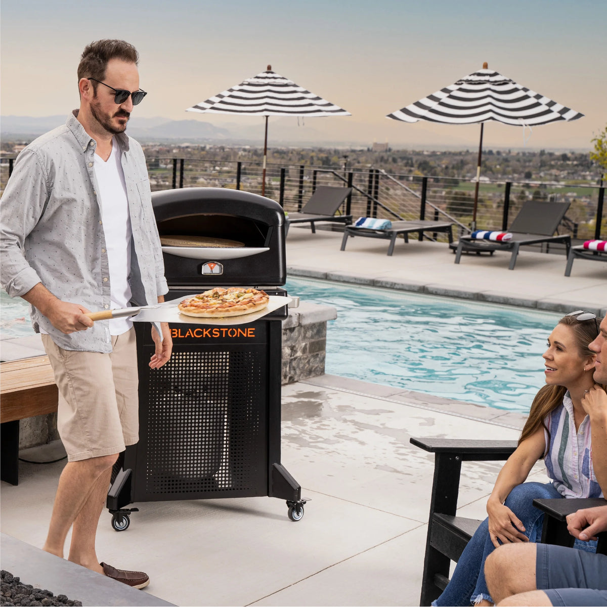 Blackstone Propane Outdoor Pizza Oven with Stand and Pizza Peel