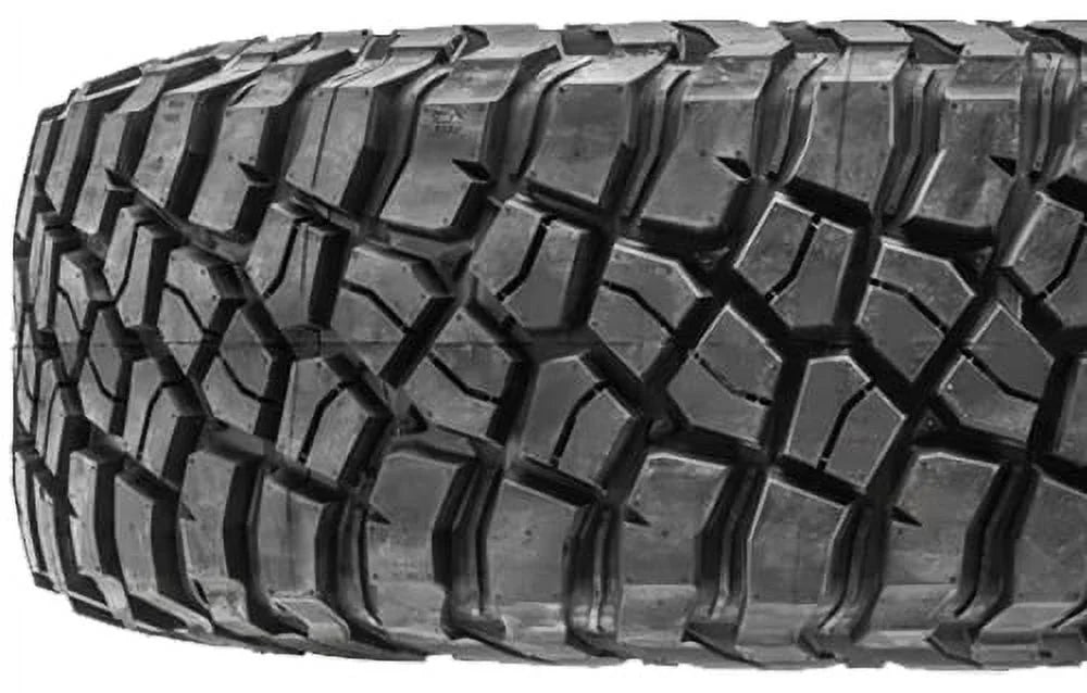 BFGoodrich Mud-Terrain T/A KM3 Off-Road Tire 33x12.50R17/E 120Q