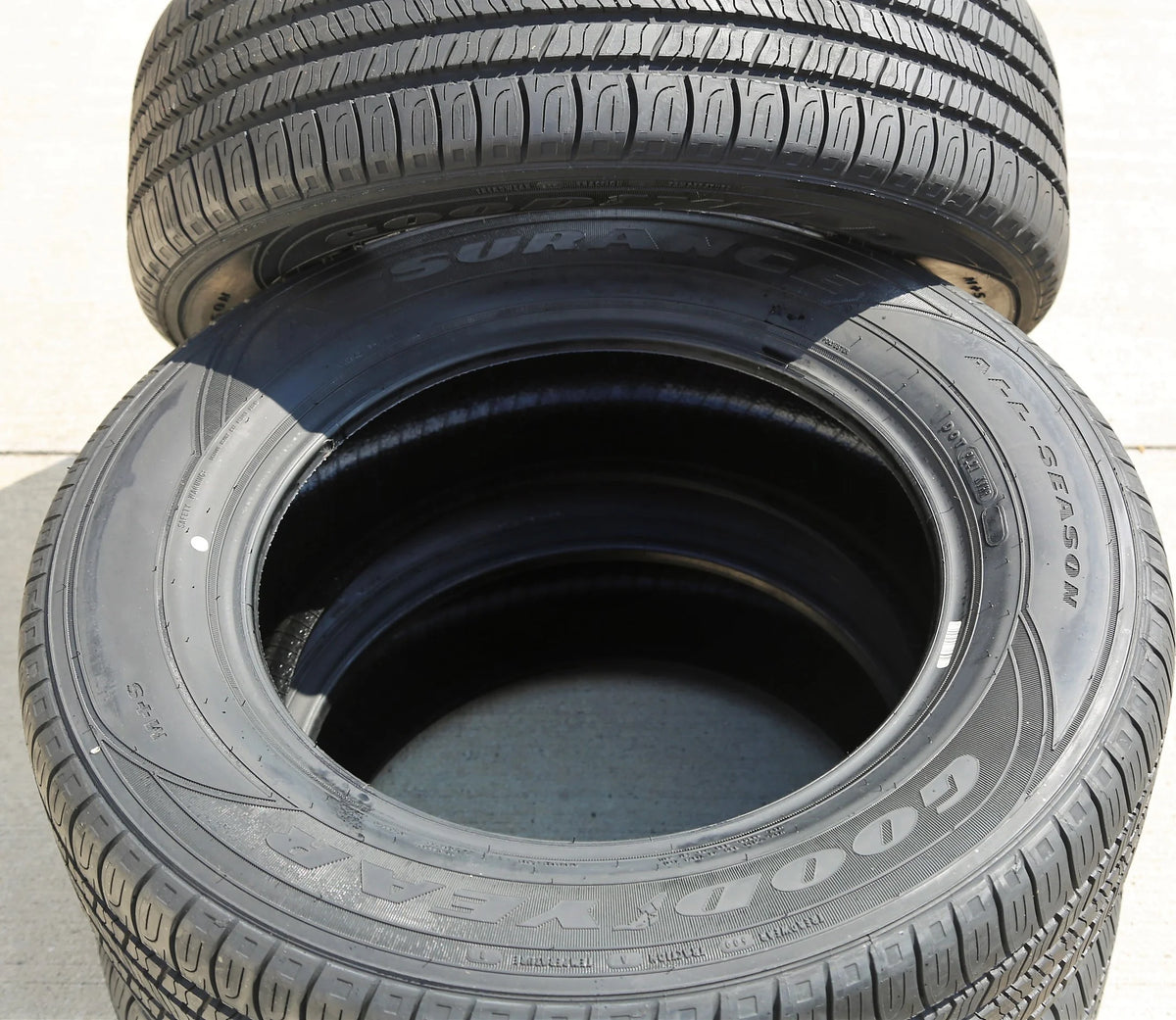 Set of 4 Goodyear Assurance All-Season 225/55R17 97T a/s Tires