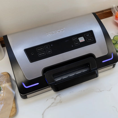 Nesco LiquidLock Premium Vacuum Sealer Combo Kit