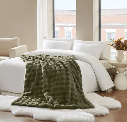 Brooklyn Loom Bubble Faux Fur 100% Microfiber Polyester  Twin XL Blanket in Green, All Season, Adult Size, OEKO-TEX Certified