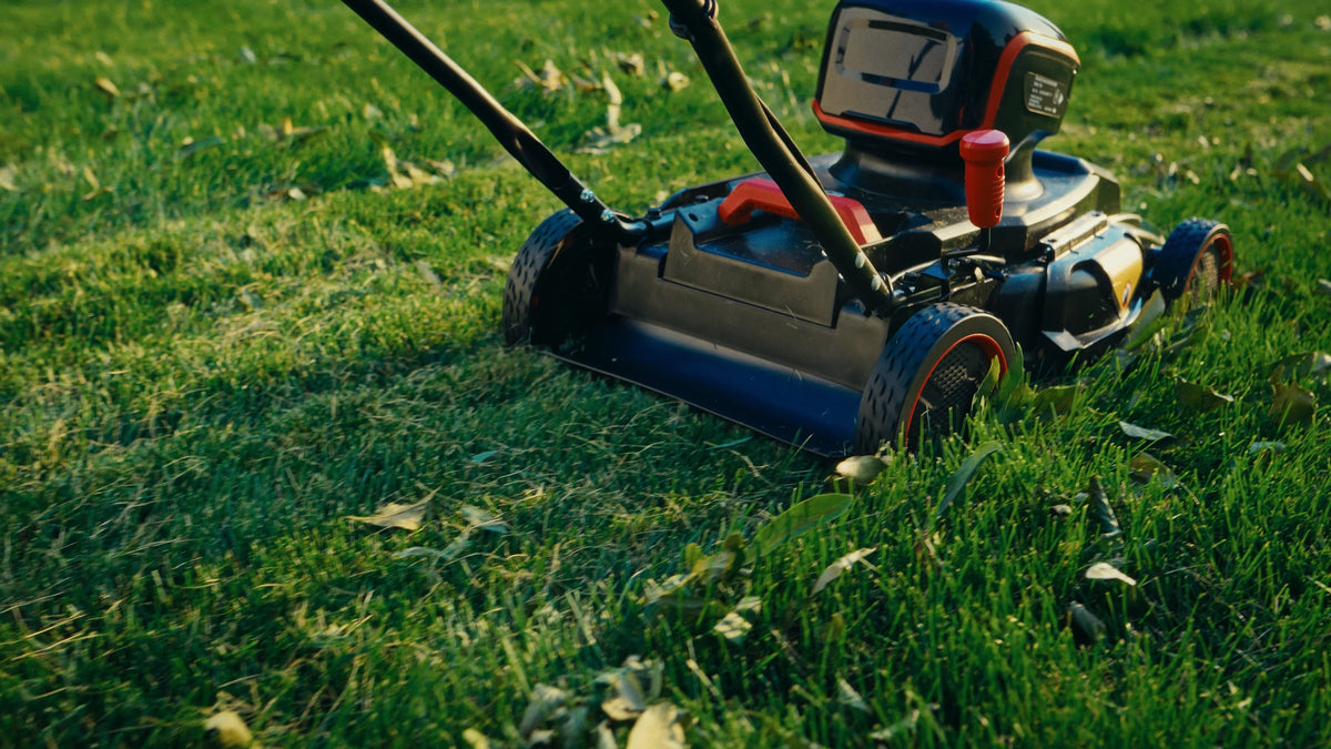 Hyper Tough 2x20 Volts Max 18-inch Brushless Side-discharge Mower, HY5601050516001