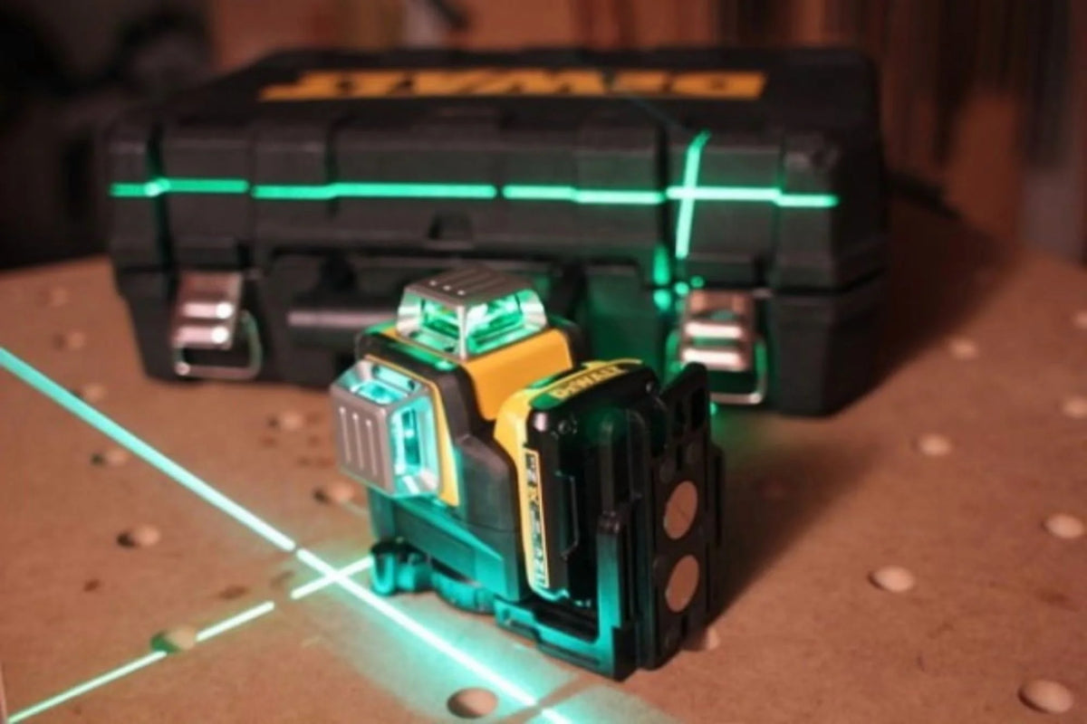 DeWalt? DW089LG 12V Max Laser Level, 3-Way 360 Green Degrees Professional Architectural Laser, Rotary and Linear Laser Levels???for Laser for Home Renovation Layout or Architectural Design