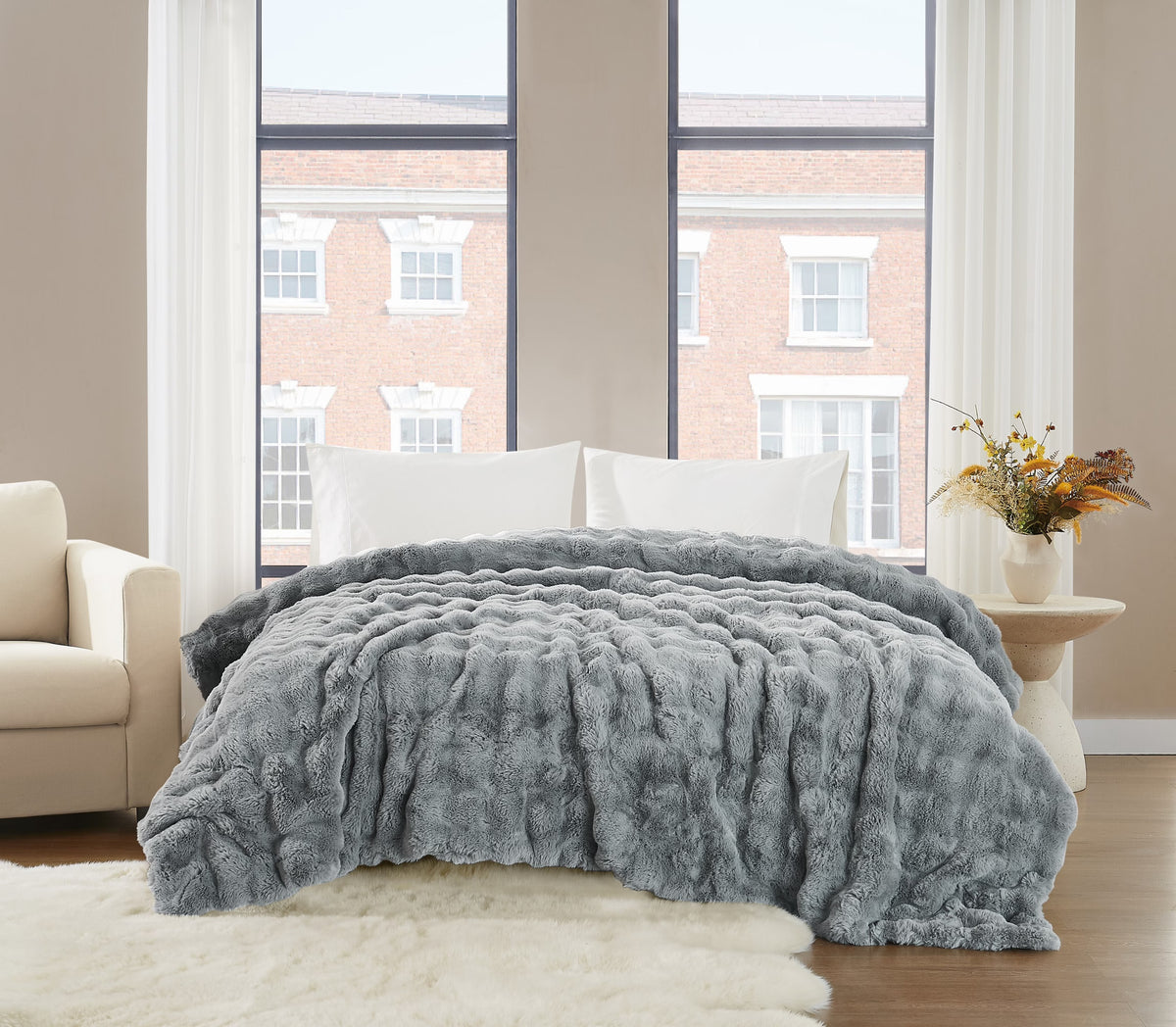 Brooklyn Loom Bubble Faux Fur 100% Microfiber Polyester  Twin XL Blanket in Green, All Season, Adult Size, OEKO-TEX Certified