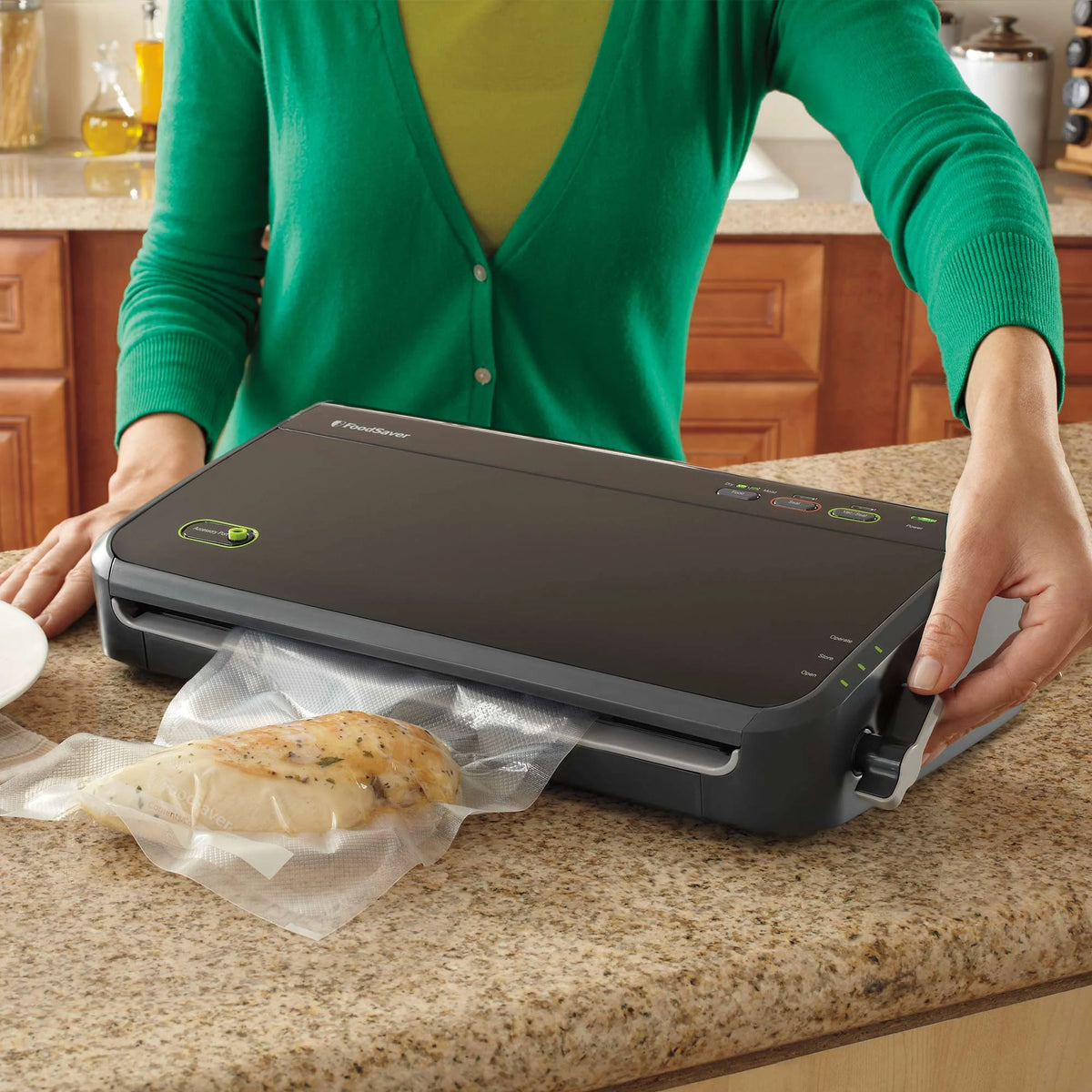 FoodSaver FM2100-000 Vacuum Sealing System for Food Preservation