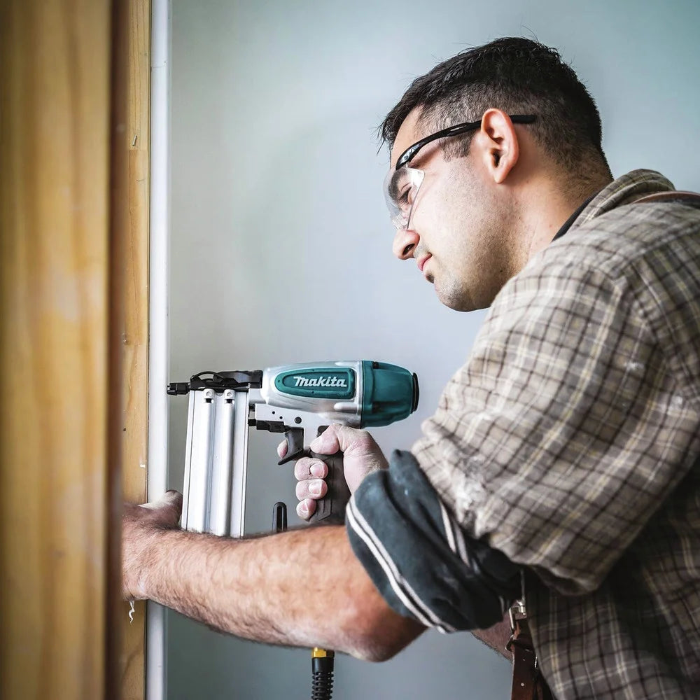 Makita AF506 18 Gauge 2 in. Brad Nailer