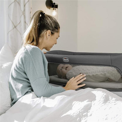 Chicco Close to You SE Portable Bedside Bassinet. Height Adjustable. Mesh Sides - Charcoal (Grey). New