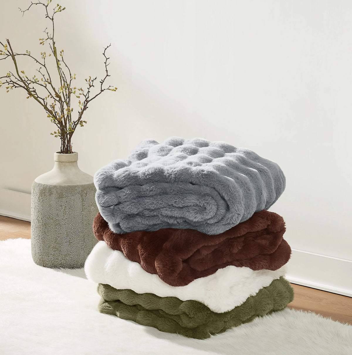Brooklyn Loom Bubble Faux Fur 100% Microfiber Polyester  Twin XL Blanket in Green, All Season, Adult Size, OEKO-TEX Certified