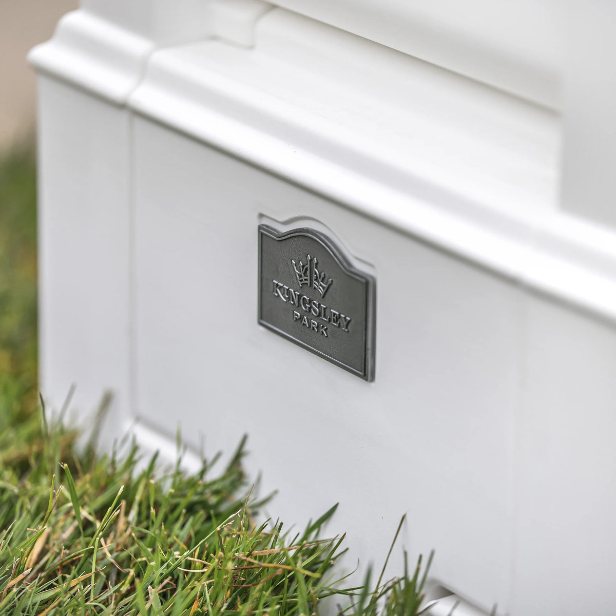 Step2 Atherton Reserve White Lockable Package Storage Mailbox, Plastic