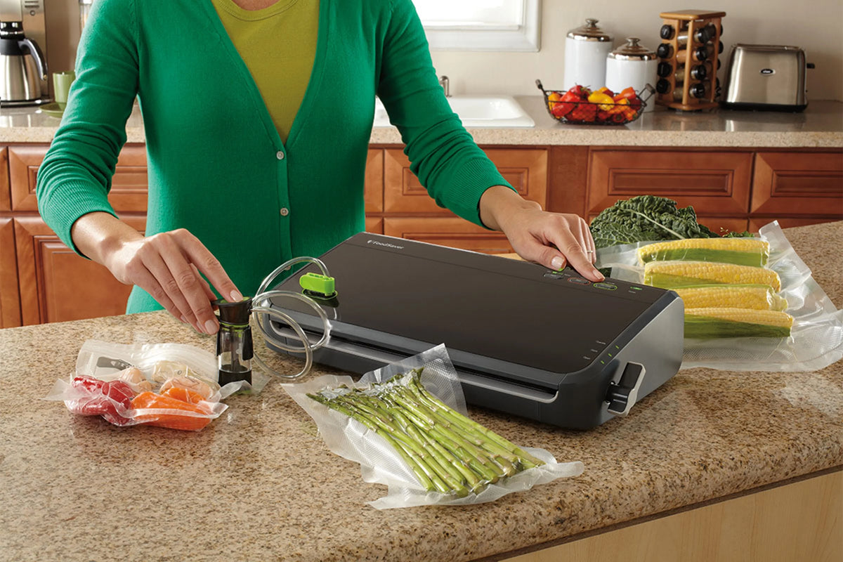 FoodSaver FM2100-000 Vacuum Sealing System for Food Preservation