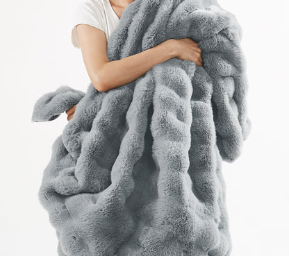 Brooklyn Loom Bubble Faux Fur 100% Microfiber Polyester  Twin XL Blanket in Green, All Season, Adult Size, OEKO-TEX Certified