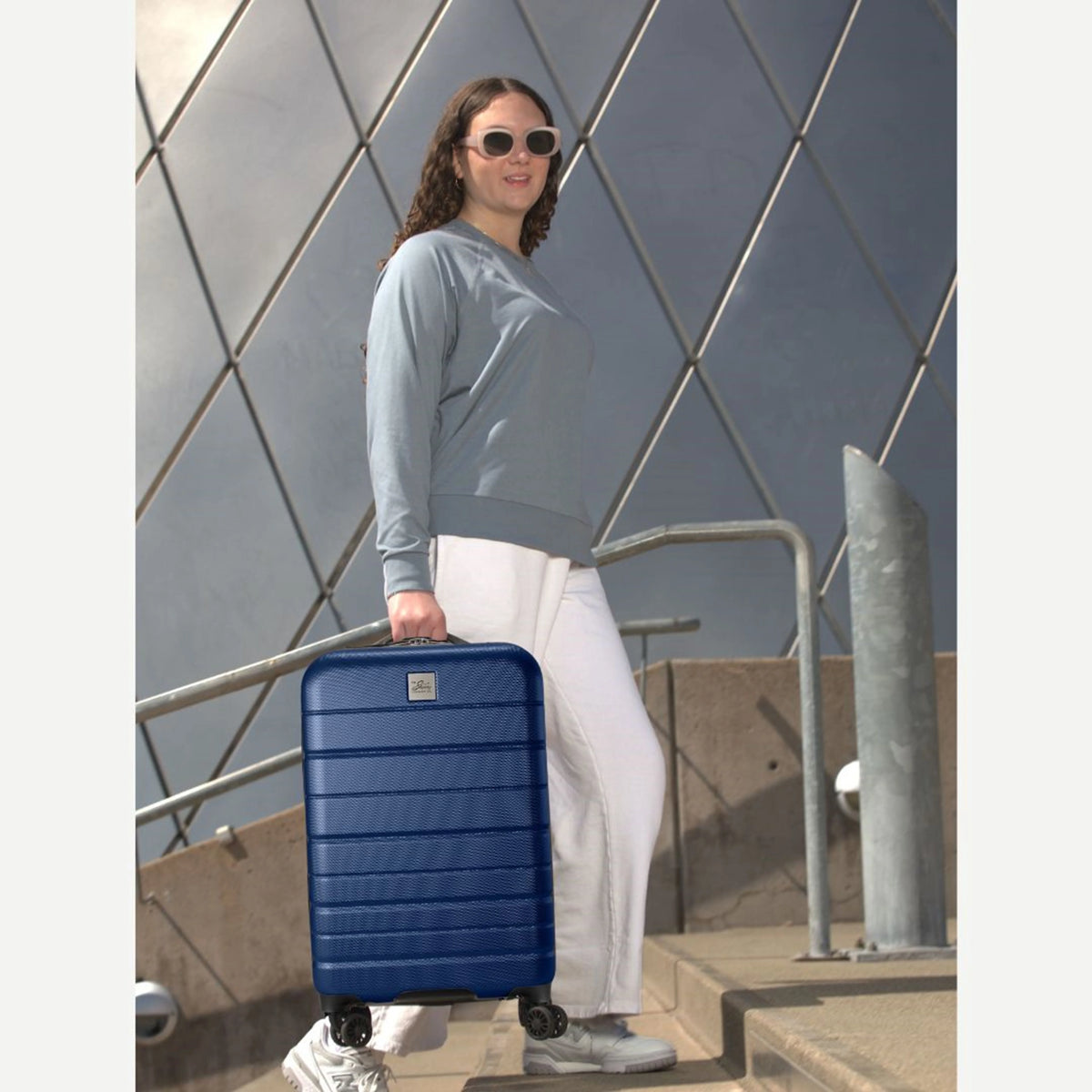 Skyway Luggage Epic 2.0 24" Hardside 8-Wheel Medium Check-In Spinner