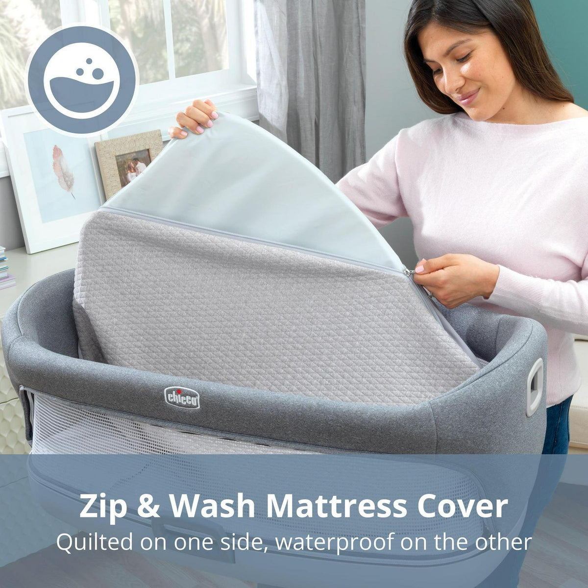 Chicco Close to You 3-in-1 Portable Bedside Bassinet and Changing Table - Heather Grey (Grey). New