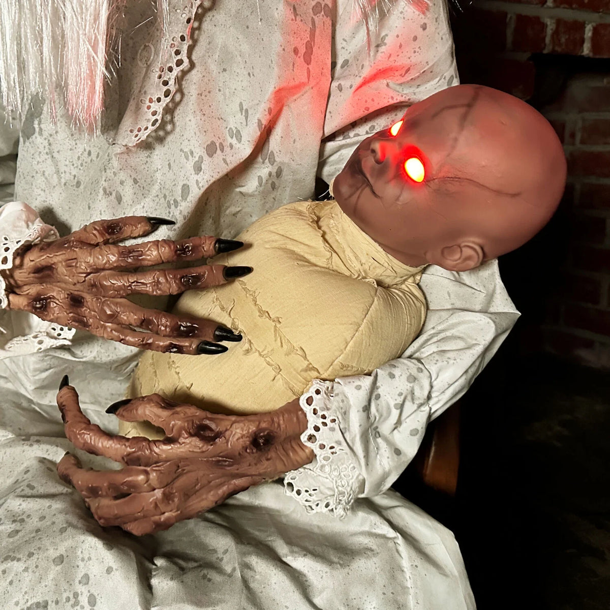 Haunted Hill Farm 2.9 ft Animatronic Gravely Granny by Tekky Halloween Decoration with Motion-Activated Sounds, HHGRVLYGRNY-1FLSA