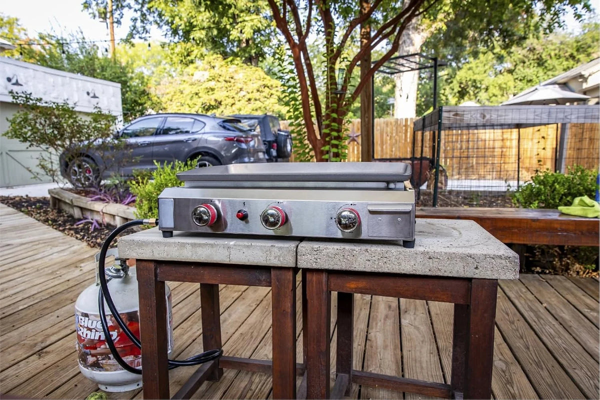 26 In Flat Top Gas Grill with 3 Burners �C Auto Ignition Propane �C Premium Stainless Steel Body Tabletop with Pre Season