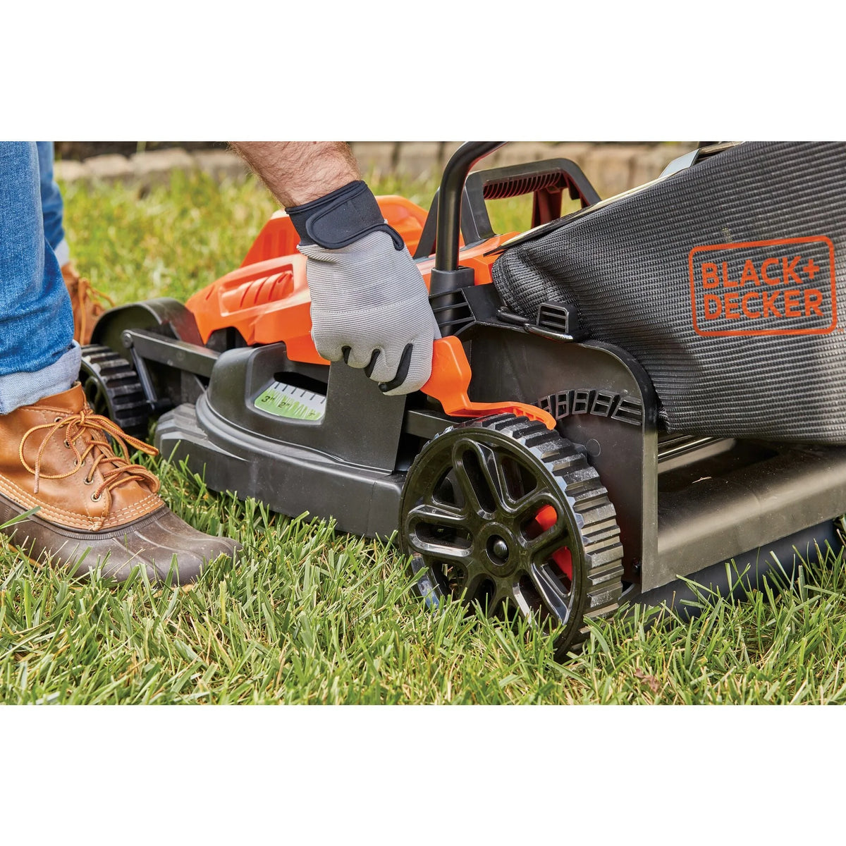 BLACK+DECKER 15�� Corded Electric Push Walk-Behind Mower, Comfort Grip Handle